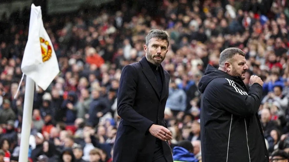 Michael Carrick Hadapi Tekanan Pemecatan